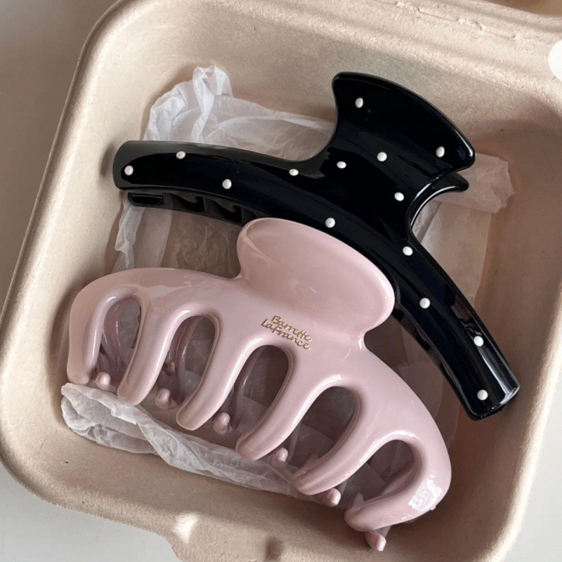 韓国製大型アクリルドラゴンボーンシャークヘアクリップ、フレン - Women'S Korean Accessories のレビューと価格