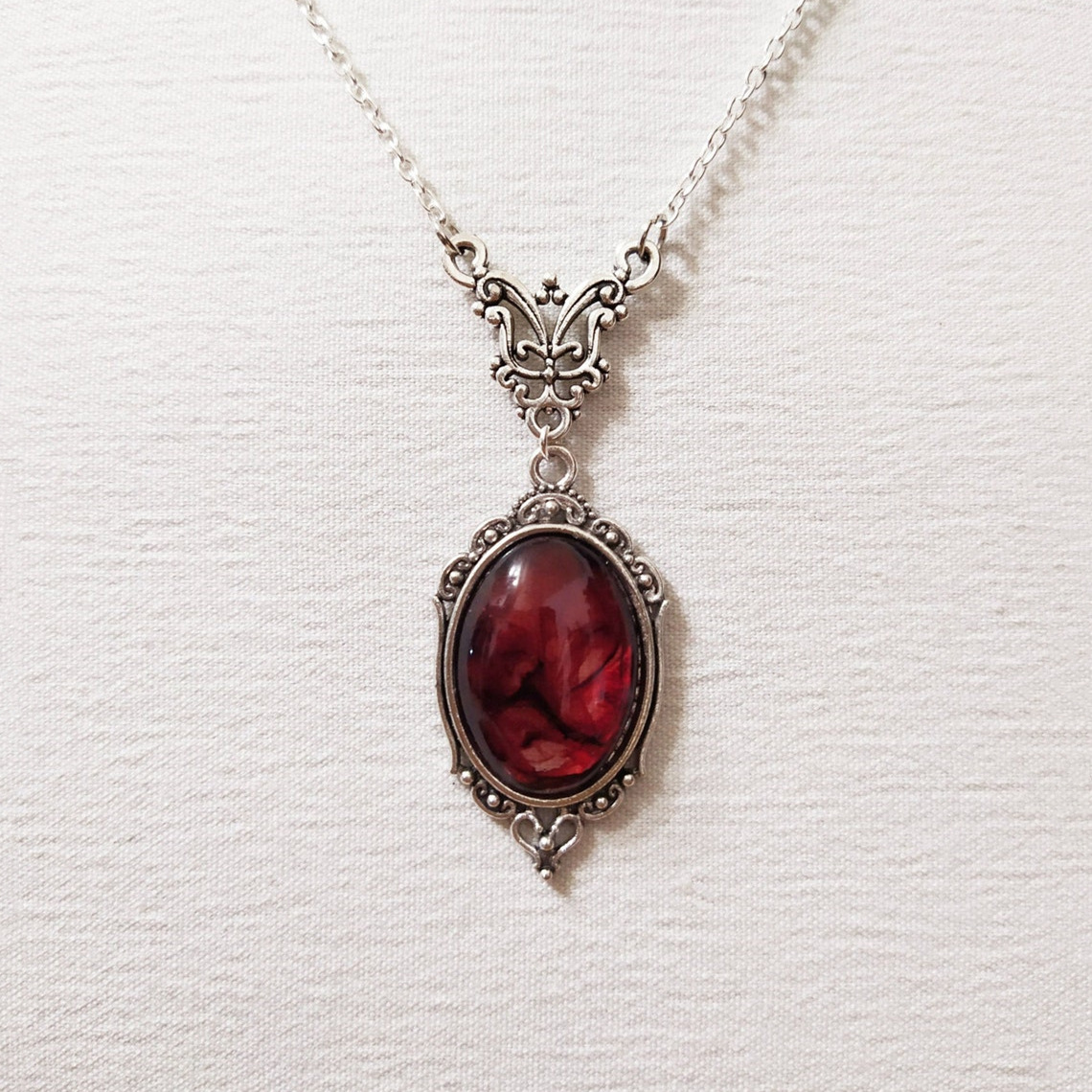 ヴィンテージゴシックブラッドレッドクォーツチャームネックレス - Women'S Vampire Accessories のレビューと価格